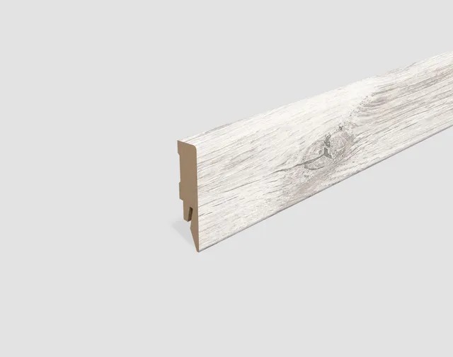 egger-home-l511-sockelleiste-eiche-weiss-2400-mm-mdf-kubisch image 1
