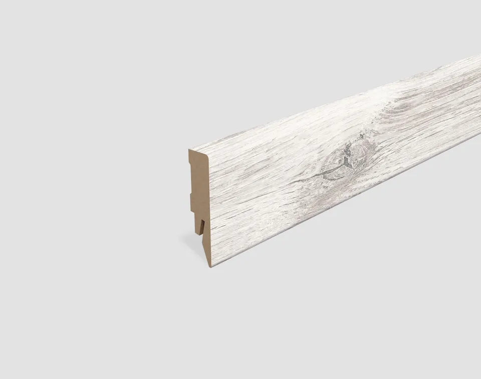 egger-home-l511-sockelleiste-eiche-weiss-2400-mm-mdf-kubisch image 1