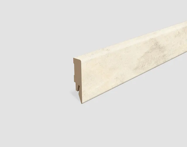 egger-home-sockelleiste-l581-beton-weiss-2400-mm-kubisch image 1