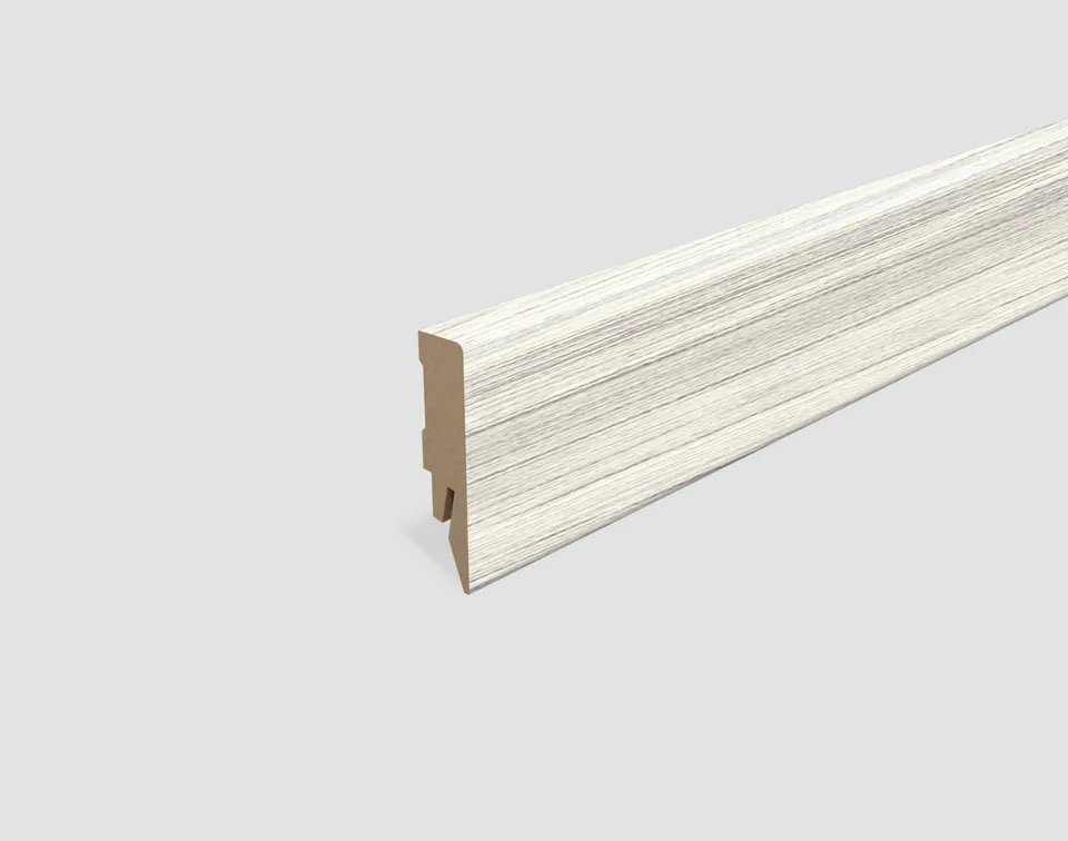 egger-home-sockelleiste-l536-eiche-hellgrau-2400-mm-kubisch image 1