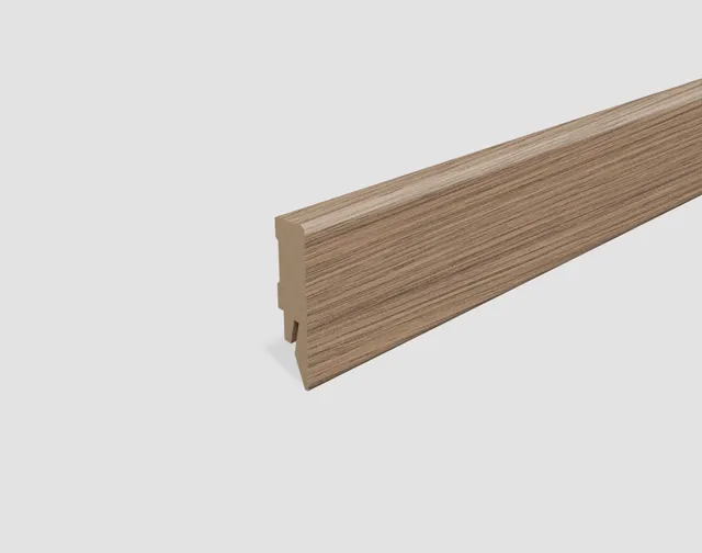 egger-home-sockelleiste-l370-eiche-dunkelbraun-240cm-mdf-kubisch image 1