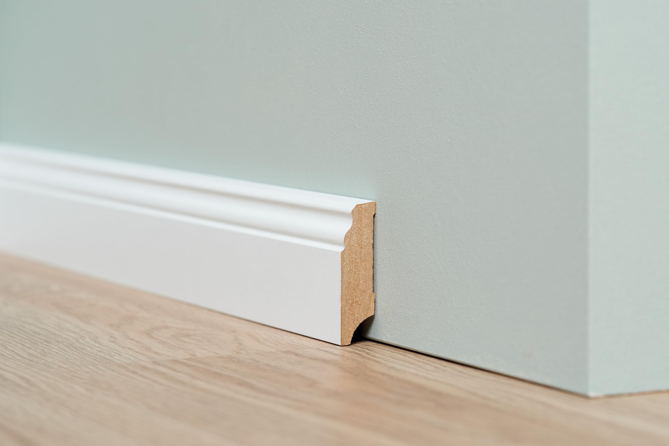 egger-home-sockelleiste-wei-70mm-geschwungen-2400mm-mdf image 4