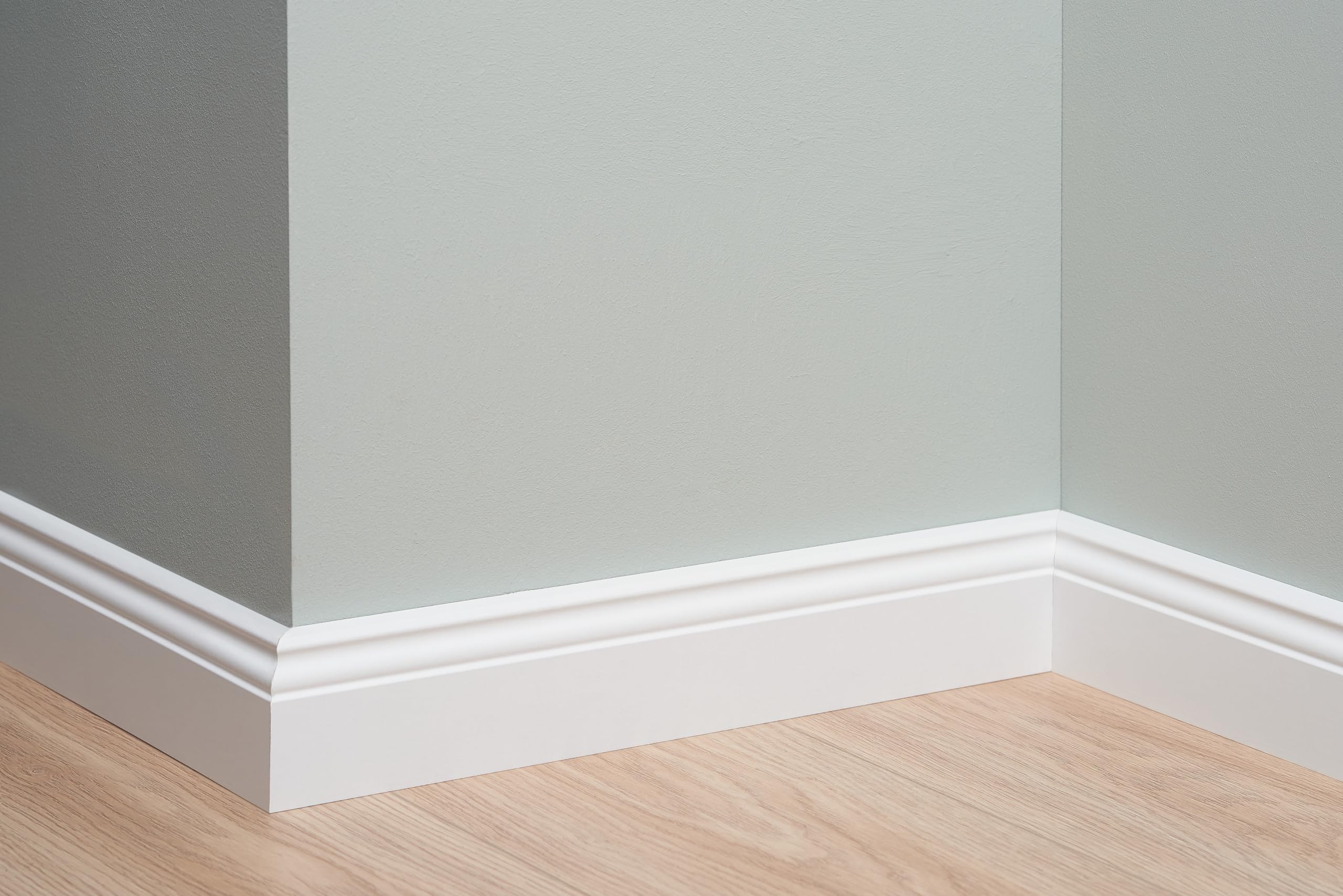 egger-home-sockelleiste-wei-70mm-geschwungen-2400mm-mdf image 2