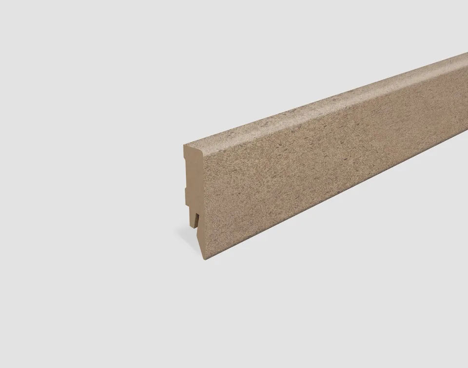 egger-home-l677-sockelleiste-titanit-sandbeige-2400-mm-mdf image 1